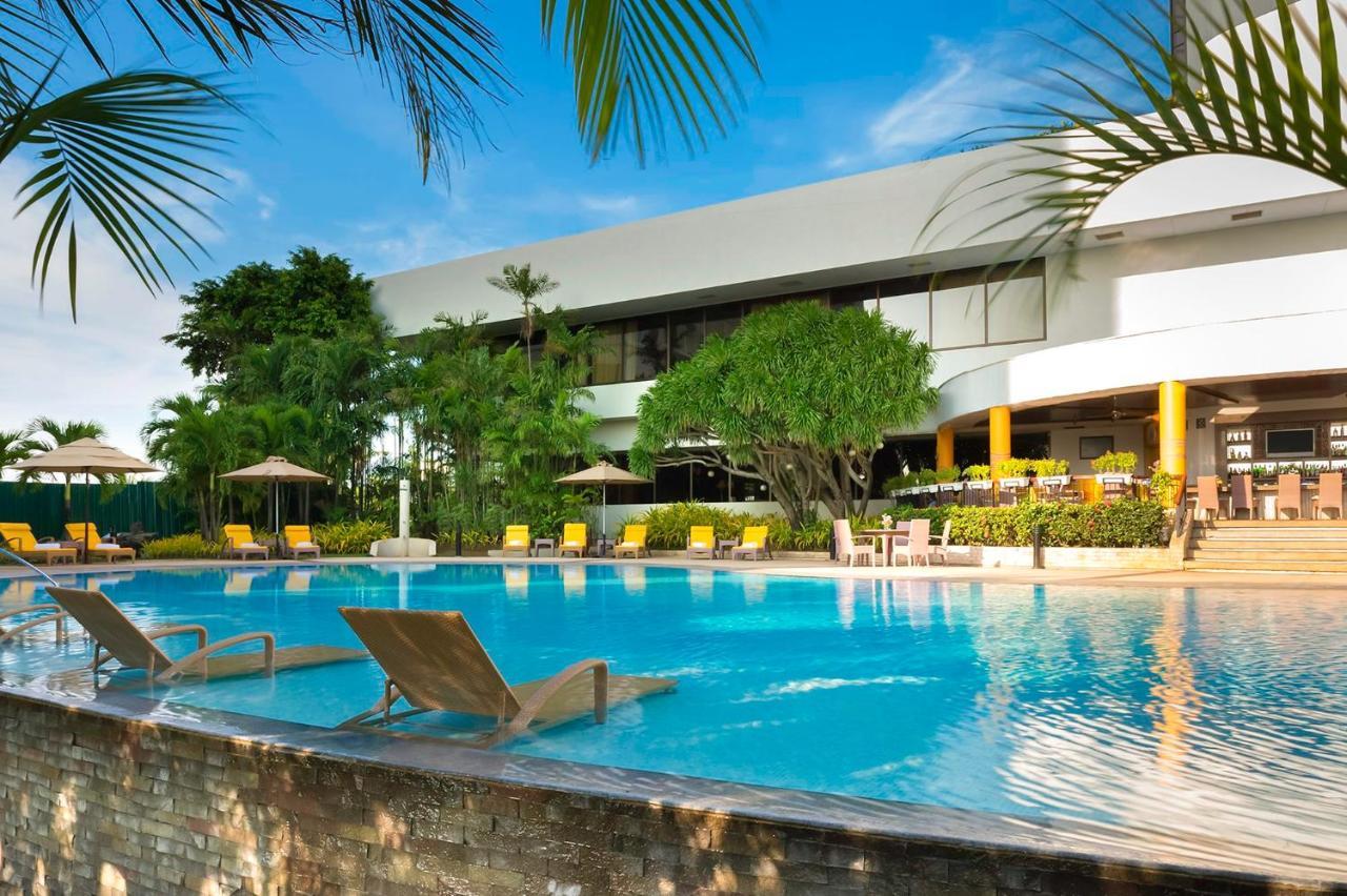 Hotel Marco Polo Plaza Cebu Stadt Exterior foto The pool at the Sheraton Nha Trang Hotel & Spa Resort