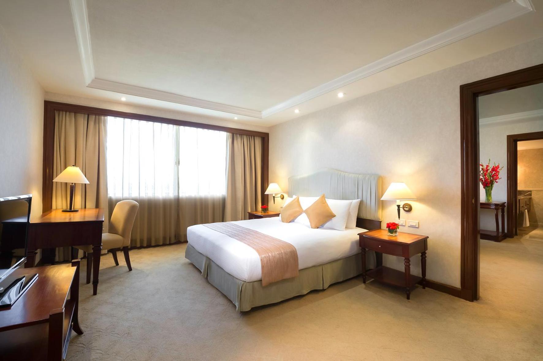Hotel Marco Polo Plaza Cebu Stadt Exterior foto A bedroom at the hotel