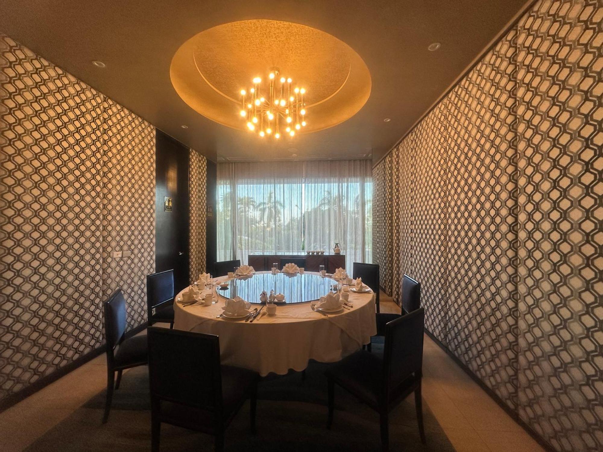 Hotel Marco Polo Plaza Cebu Stadt Exterior foto Private dining room at the restaurant