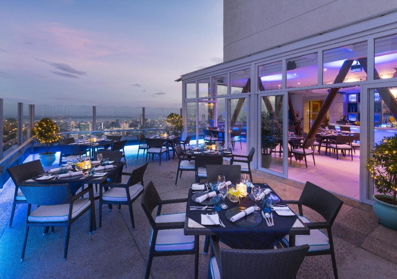 Hotel Marco Polo Plaza Cebu Stadt Exterior foto Sky Bar